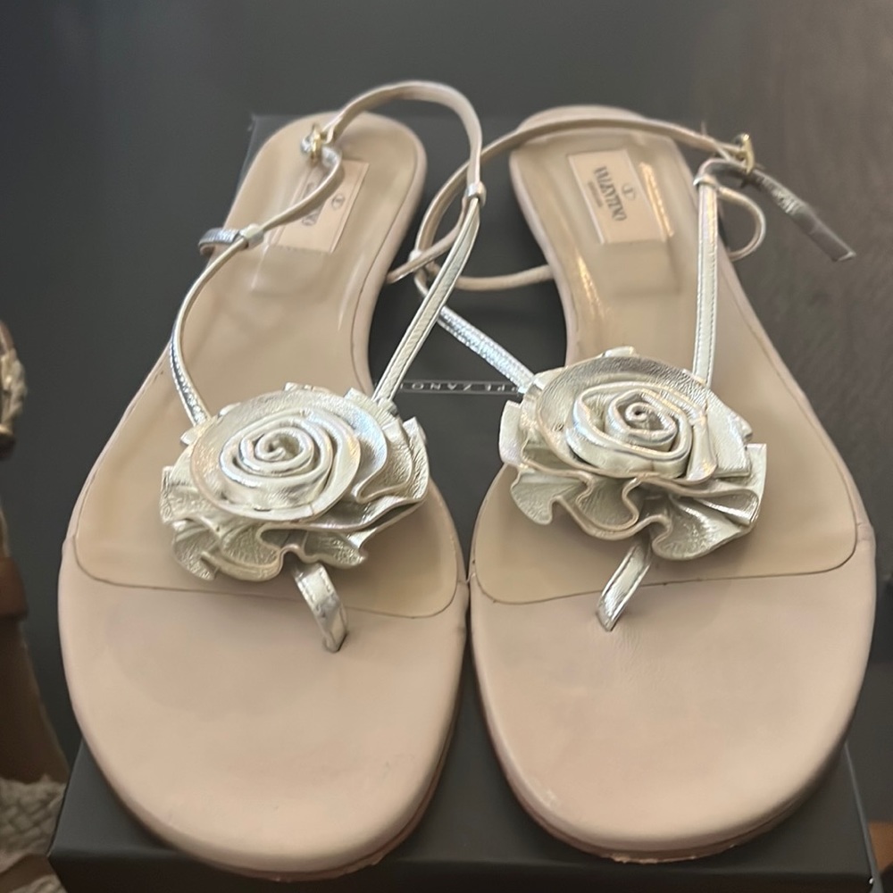 Valentino flower detail flats